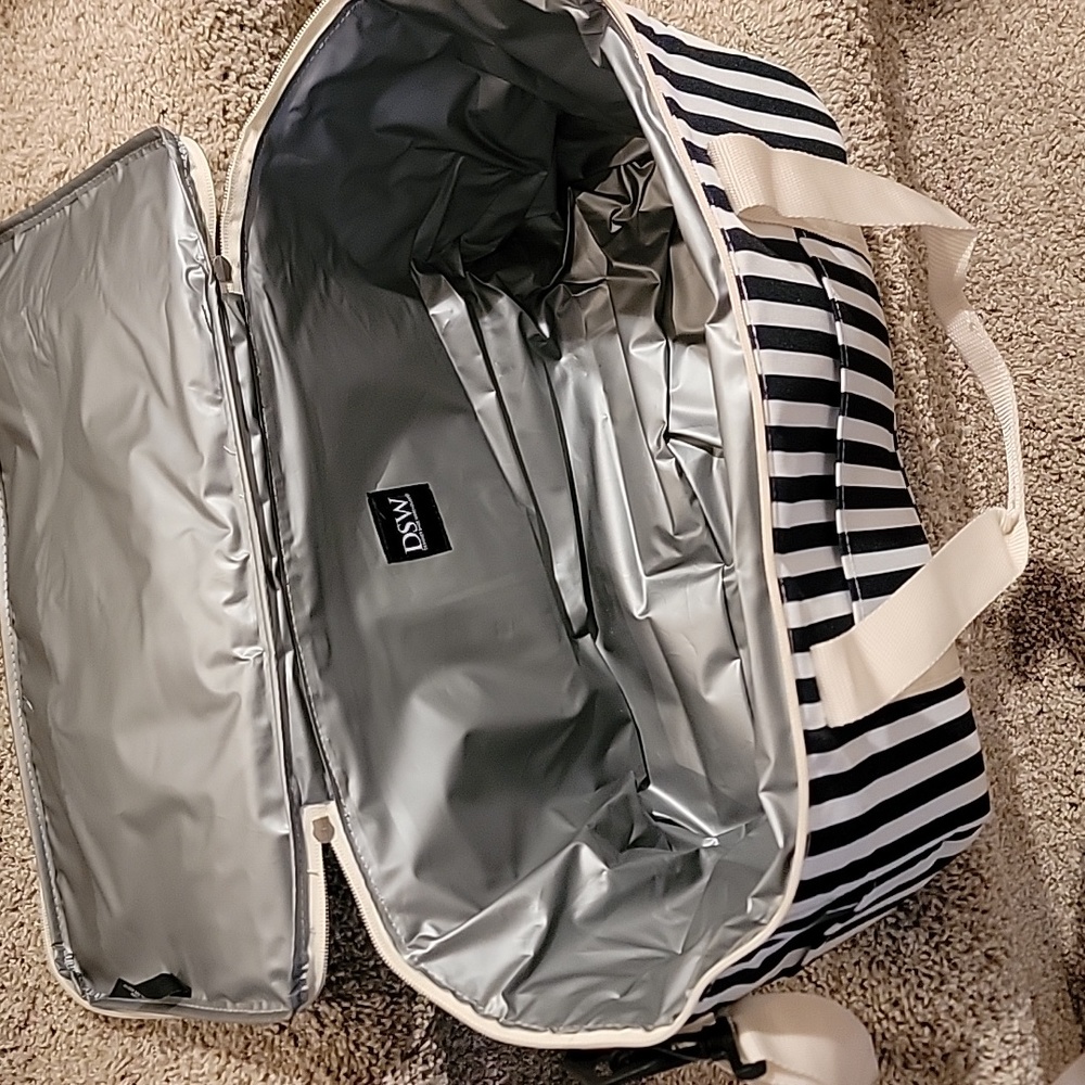 DSW cooler bag, black & white striped NWOT - Picture 3 of 3